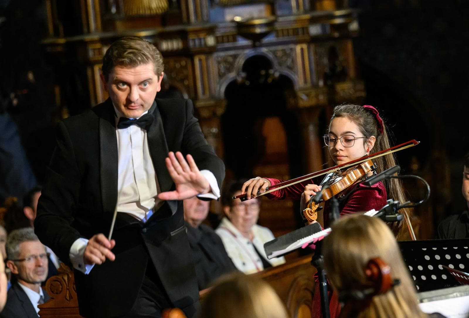 Lara Tamcan violin performance — photo 5
